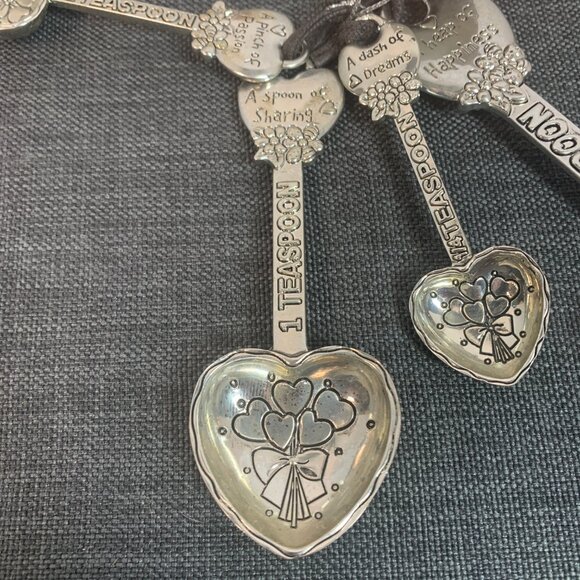 Ganz Silver Tone Metal 'Recipe for Love' Measuring Spoons Set Heart Shaped - Picture 5 of 9